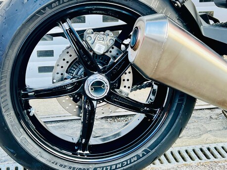 KTM Duke 1390 EVO Naked Petrol Manual Euro 5+ (190 ps) 