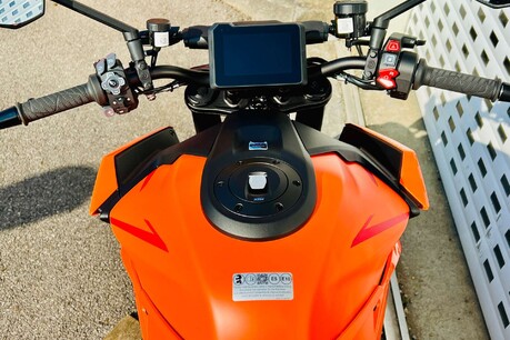 KTM Duke 1390 EVO Naked Petrol Manual Euro 5+ (190 ps) 38