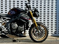 Triumph Speed Triple RS Naked Euro 5 (179 ps) 8