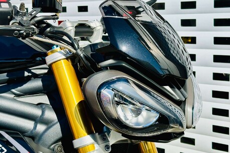 Triumph Speed Triple RS Naked Euro 5 (179 ps) 10
