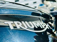 Triumph Speed Triple RS Naked Euro 5 (179 ps) 23