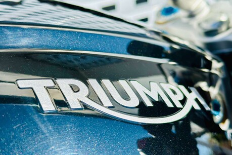 Triumph Speed Triple RS Naked Euro 5 (179 ps) 23