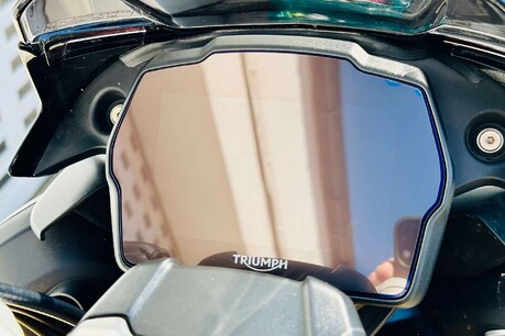 Triumph Speed Triple RS Naked Euro 5 (179 ps) 25