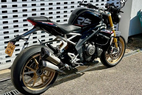 Triumph Speed Triple RS Naked Euro 5 (179 ps) 35