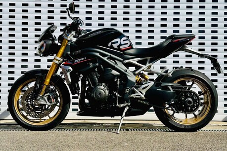 Triumph Speed Triple RS Naked Euro 5 (179 ps) 34