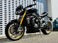 Triumph Speed Triple RS Naked Euro 5 (179 ps) 4