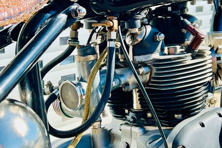 Triumph Bonneville Custom Bobber 18
