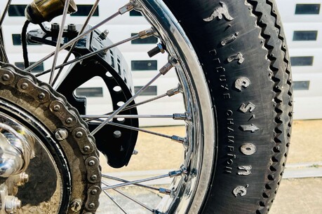 Triumph Bonneville Custom Bobber 35