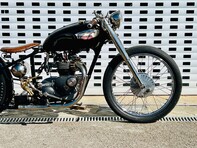 Triumph Bonneville Custom Bobber 6
