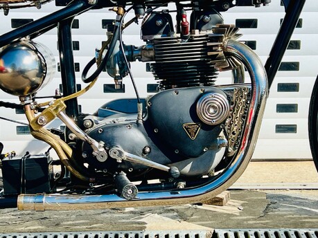 Triumph Bonneville Custom Bobber 