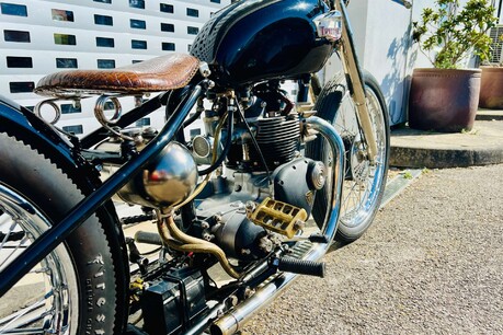 Triumph Bonneville Custom Bobber 9