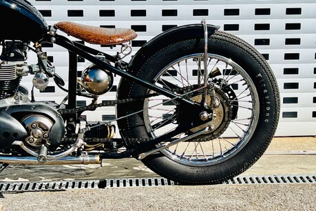 Triumph Bonneville Custom Bobber 24