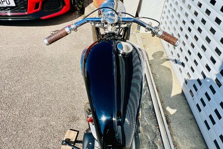 Triumph Bonneville Custom Bobber 33