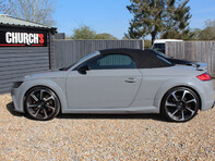 Audi TT 2.5 TT RS TFSI Quattro Semi-Auto 4WD 2dr 16