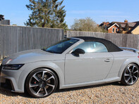 Audi TT 2.5 TT RS TFSI Quattro Semi-Auto 4WD 2dr 17
