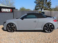 Audi TT 2.5 TT RS TFSI Quattro Semi-Auto 4WD 2dr 16