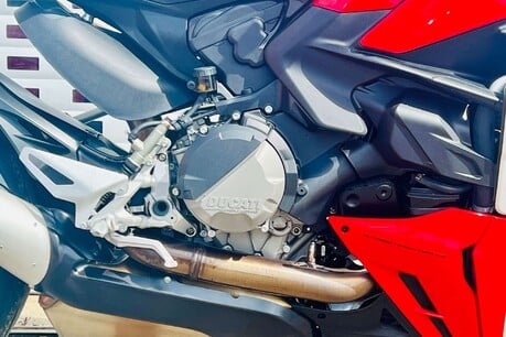 Ducati Streetfighter V2 Streetfighter V2 11