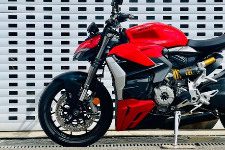 Ducati Streetfighter V2 Streetfighter V2 25