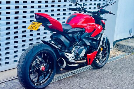 Ducati Streetfighter V2 Streetfighter V2 8