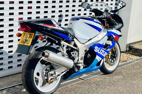 Suzuki GSX-R GSXR 1000 K1 8