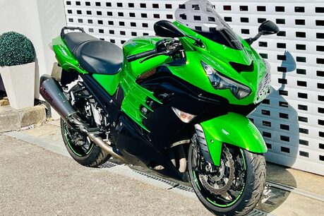 Kawasaki ZZR1400 1400 ABS Super Sports Petrol Manual (193 ps) 3