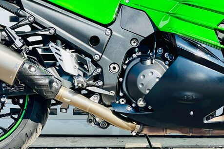 Kawasaki ZZR1400 1400 ABS Super Sports Petrol Manual (193 ps) 7