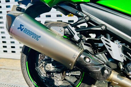 Kawasaki ZZR1400 1400 ABS Super Sports Petrol Manual (193 ps) 10