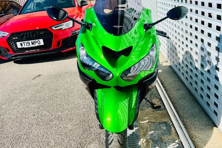 Kawasaki ZZR1400 1400 ABS Super Sports Petrol Manual (193 ps) 12