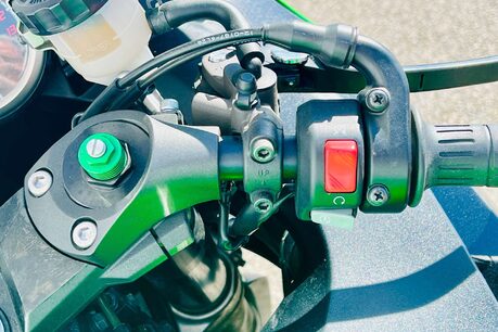 Kawasaki ZZR1400 1400 ABS Super Sports Petrol Manual (193 ps) 14