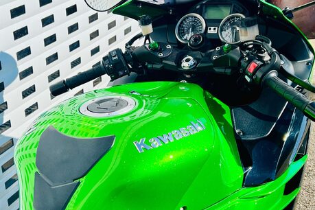 Kawasaki ZZR1400 1400 ABS Super Sports Petrol Manual (193 ps) 16