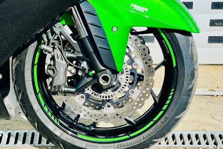 Kawasaki ZZR1400 1400 ABS Super Sports Petrol Manual (193 ps) 18