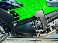 Kawasaki ZZR1400 1400 ABS Super Sports Petrol Manual (193 ps) 28