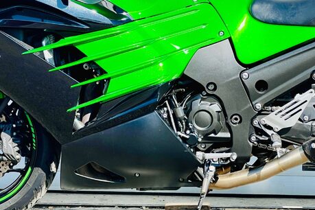 Kawasaki ZZR1400 1400 ABS Super Sports Petrol Manual (193 ps) 28