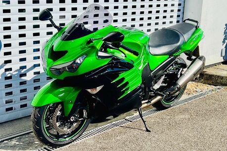 Kawasaki ZZR1400 1400 ABS Super Sports Petrol Manual (193 ps) 25
