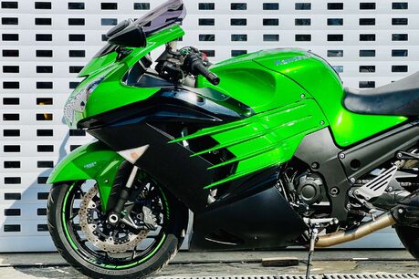 Kawasaki ZZR1400 1400 ABS Super Sports Petrol Manual (193 ps) 26