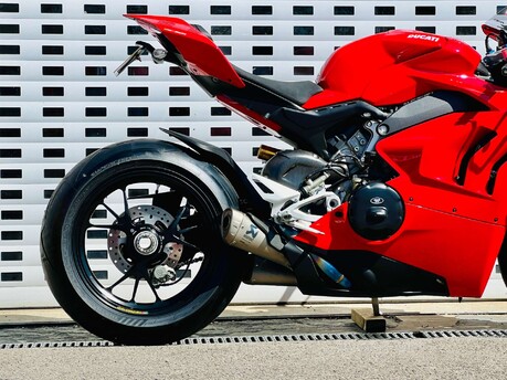 Ducati Panigale V4 Panigale V4S 