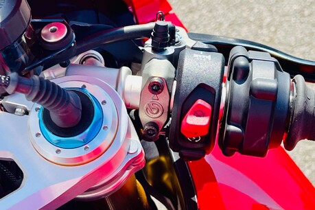 Ducati Panigale V4 Panigale V4S 15
