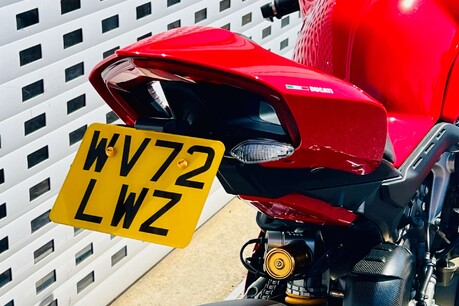 Ducati Panigale V4 Panigale V4S 24