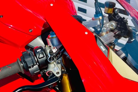 Ducati Panigale V4 Panigale V4S 26