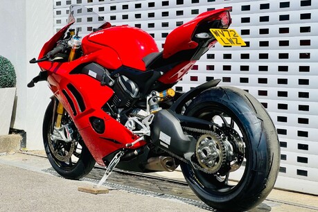 Ducati Panigale V4 Panigale V4S 29