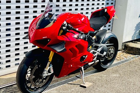 Ducati Panigale V4 Panigale V4S 30