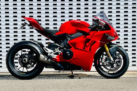 Ducati Panigale V4 Panigale V4S 2