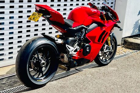 Ducati Panigale V4 Panigale V4S 3