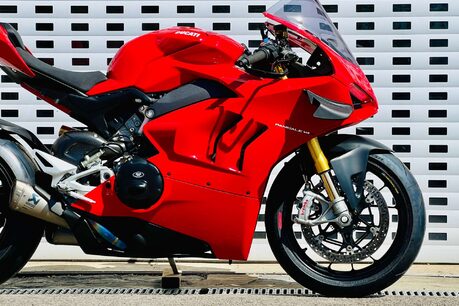 Ducati Panigale V4 Panigale V4S 8