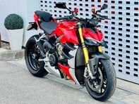 Ducati Streetfighter V4 Streetfighter V4S 2