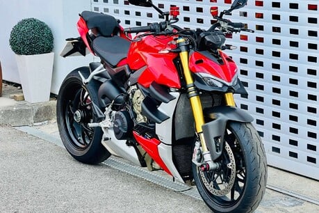 Ducati Streetfighter V4 Streetfighter V4S 2
