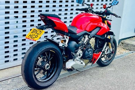 Ducati Streetfighter V4 Streetfighter V4S 3