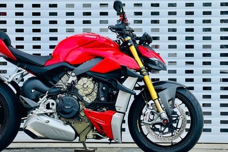 Ducati Streetfighter V4 Streetfighter V4S 6