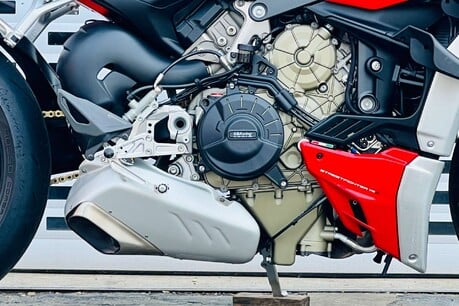 Ducati Streetfighter V4 Streetfighter V4S 8