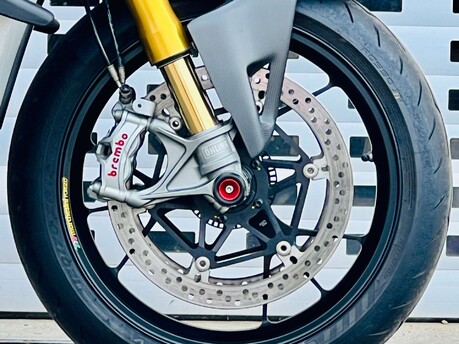 Ducati Streetfighter V4 Streetfighter V4S 
